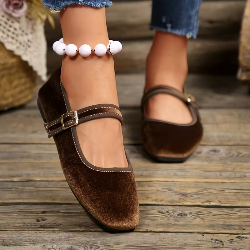 BelleRue | Vintage Mary Jane Square-Toe Flats