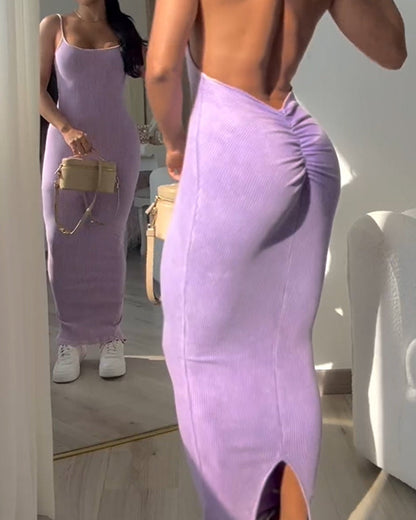 Belle robe moulante sans bretelles au dos et aux hanches