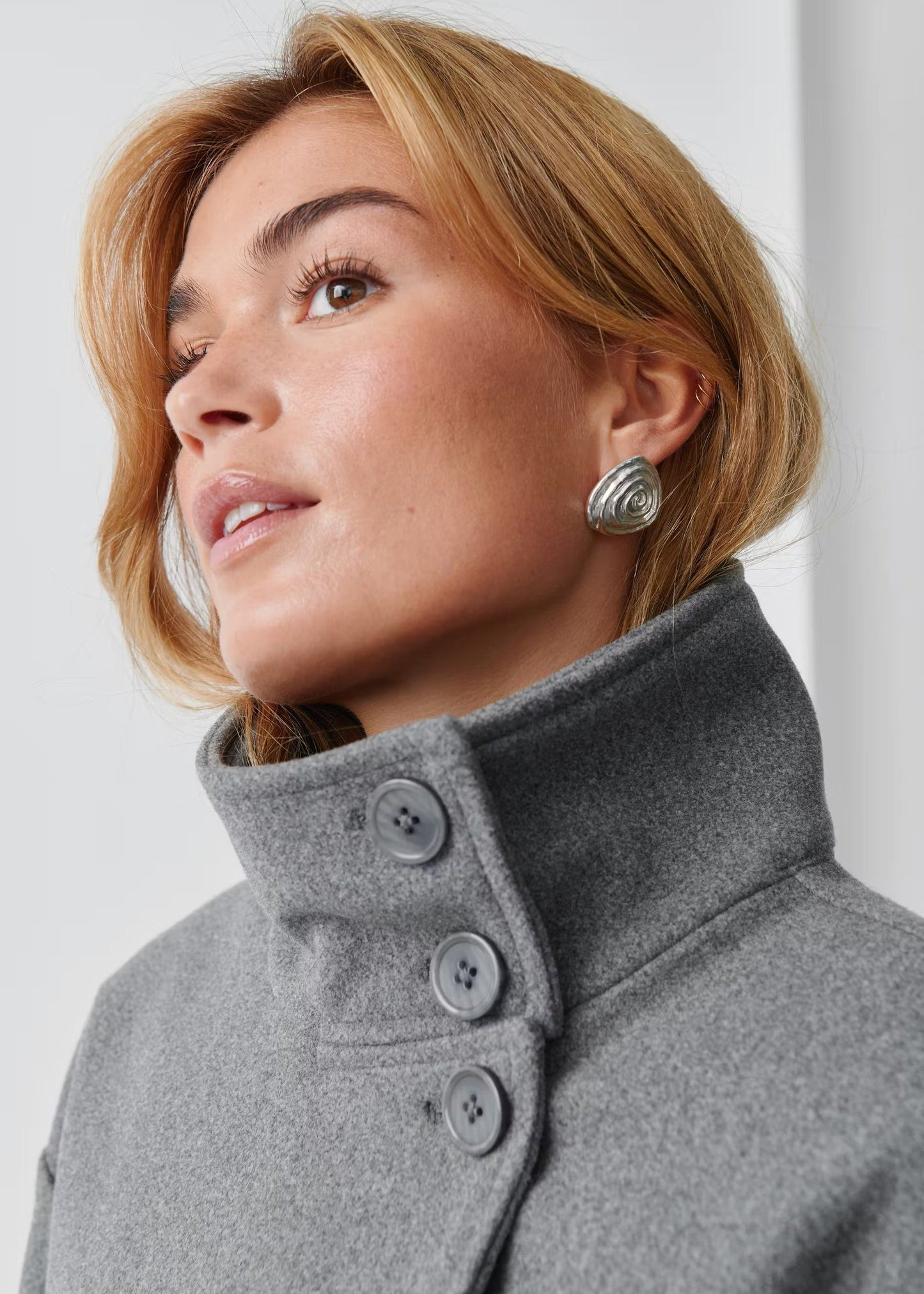 Manteau en laine Clarissa à col montant