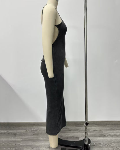 Belle robe moulante sans bretelles au dos et aux hanches