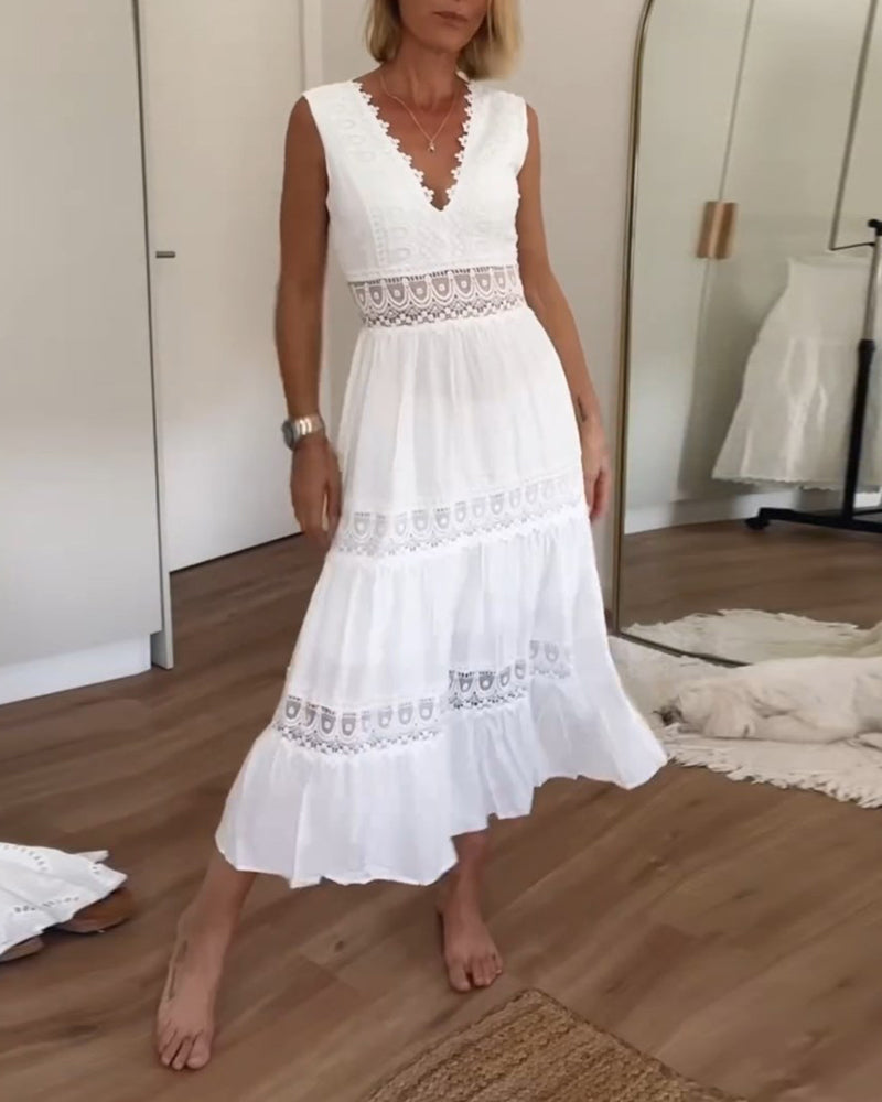 Serena | Robe chic en dentelle à col en V