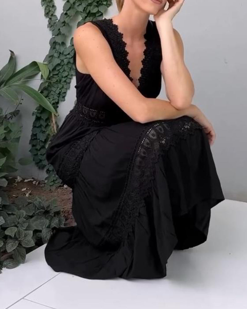 Serena | Robe chic en dentelle à col en V