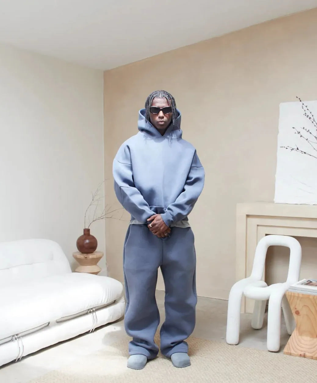 SWEAT À CAPUCHE MONOCHROME + PANTALON DE SURVÊTEMENT GRATUIT