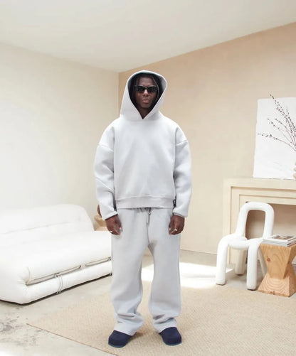 SWEAT À CAPUCHE MONOCHROME + PANTALON DE SURVÊTEMENT GRATUIT